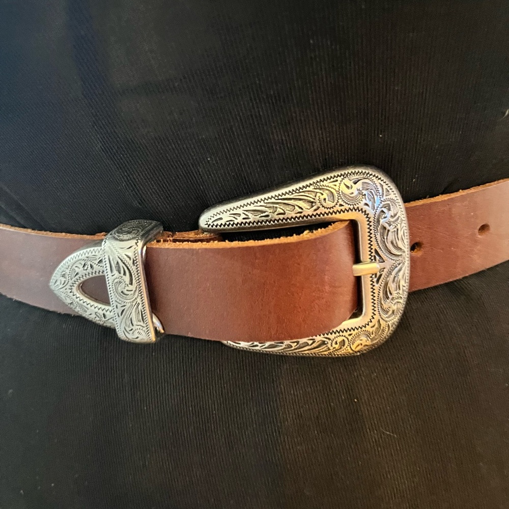Urban outfitter belt small leather